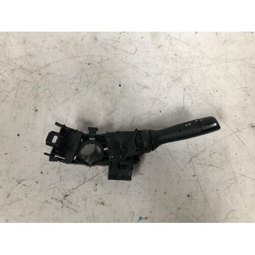 Toyota Hilux Flasher Switch TGN/KUN/GGN 03/2005-06/2011