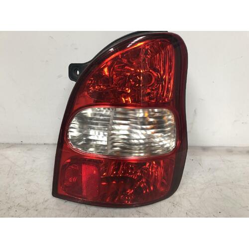 Kia Carnival Right Tail Light KV SI 09/99-11/01 Genuine