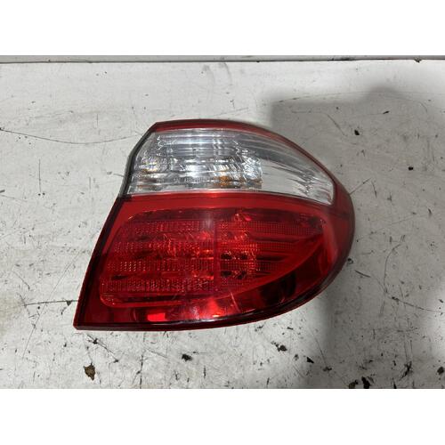 Nissan Maxima Right Tail Light A33 12/1999-11/2003