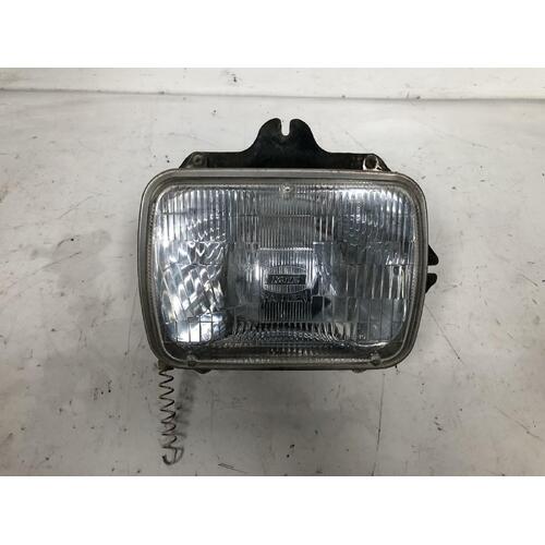 Toyota Hilux Right Head Light RZN174 09/1997-03/2005