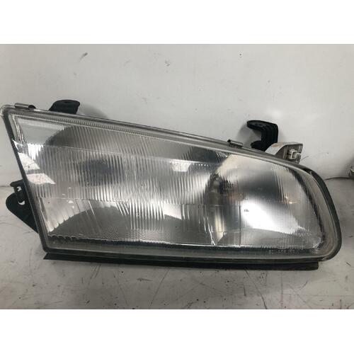 Toyota Camry Right Head Light MCV20 08/1997-09/2000