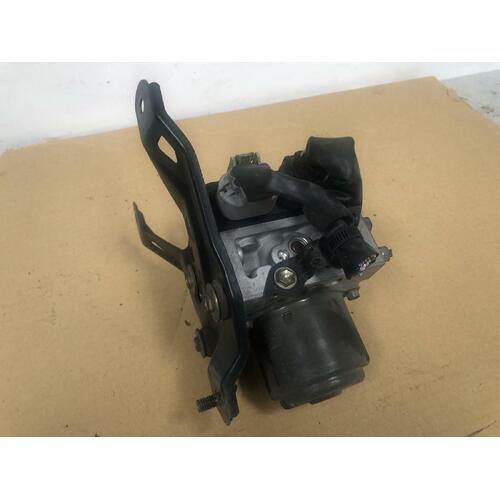 Toyota Corolla ABS Module AE112 10/1998-11/2001