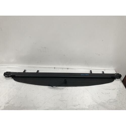 Toyota Avensis Cargo Blind ACM21 12/2001-12/2010