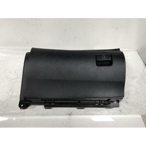 Toyota Kluger Glove Box GSU40 05/2007-03/2014