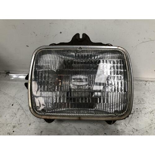 Toyota 4 Runner Left Head Light VZN130 10/1989-10/1991