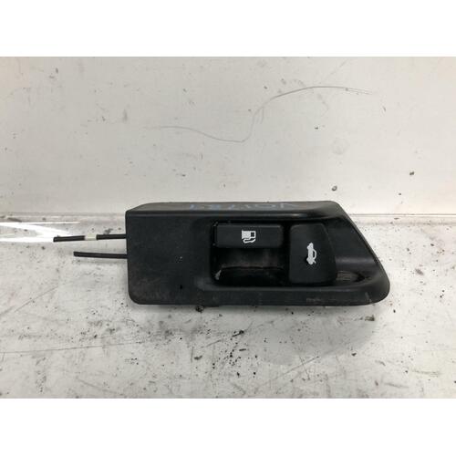 Toyota Corolla Fuel Lid/Bootlid Release ZRE152 03/2007- 12/2013