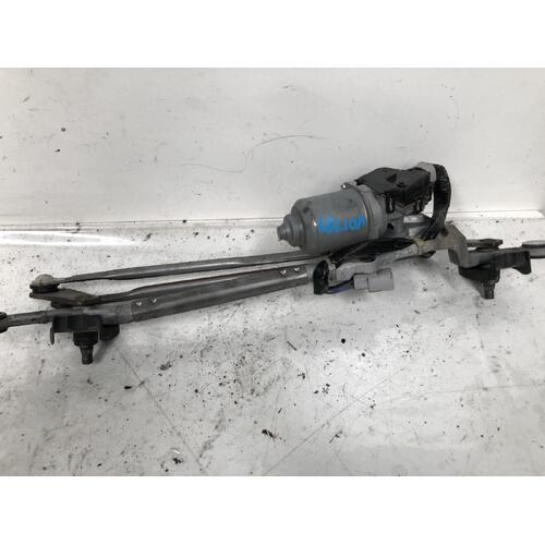 Toyota Camry Front Wiper Assembly AVV50 12/2011-10/2017