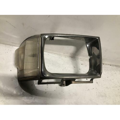 Toyota 4 Runner Right Head Light Surround with Corner Light VZN130 09/89-10/91