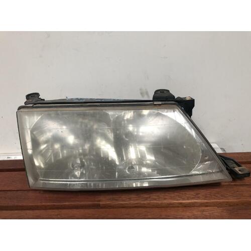 Toyota AVALON Right Head Light MCX10 07/00-09/03 GRANDE