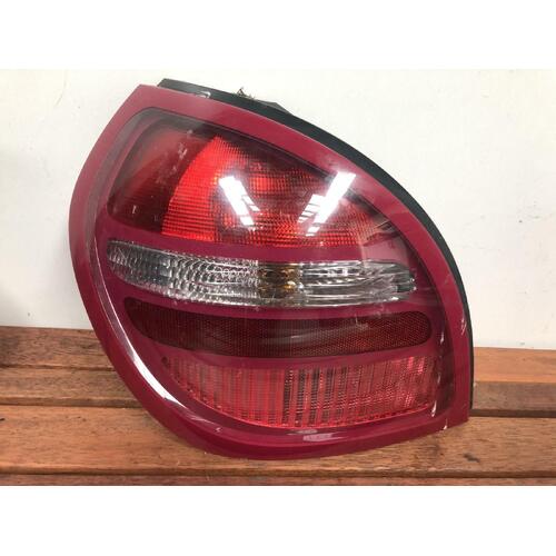 Nissan PULSAR Left Tail Light N16 SI Hatch 06/01-12/02 