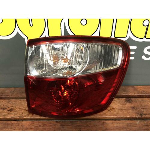 Toyota AVENSIS Right Tail Light ACM21 12/03-12/10