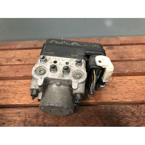 Toyota Avensis ABS Module ACM21 12/2003-12/2010