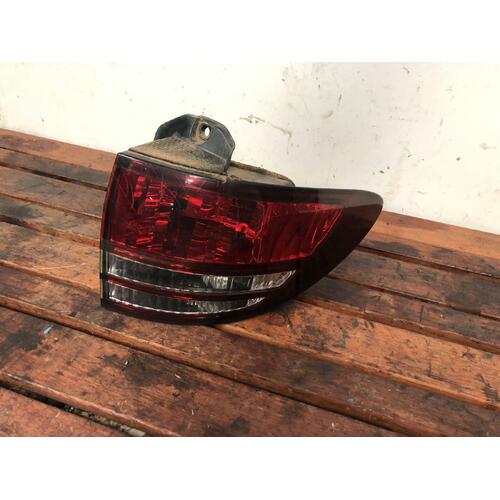 Toyota Tarago Right Tail Light ACR30 06/2003-02/2006