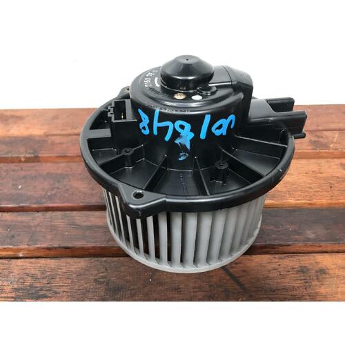 Toyota AVALON Heater Fan Motor MCX10 10/03-06/05