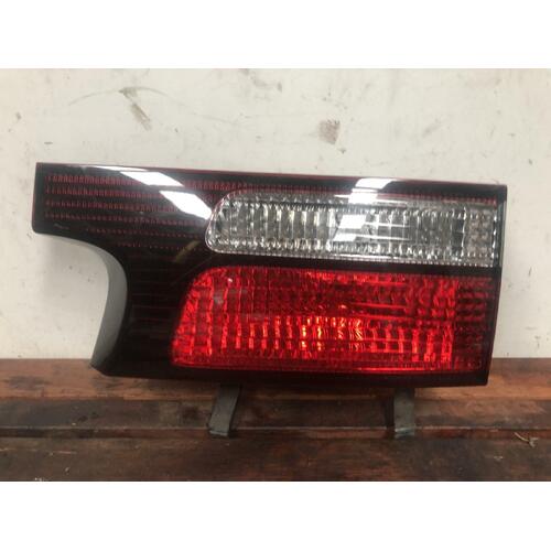 Toyota Estima Right Rear Garnish ACR30 Tailgate Lamp 06/00-06/03