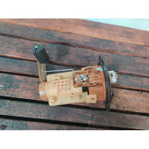 Toyota Avensis Fuel Pump ACM20R 12/01-12/10