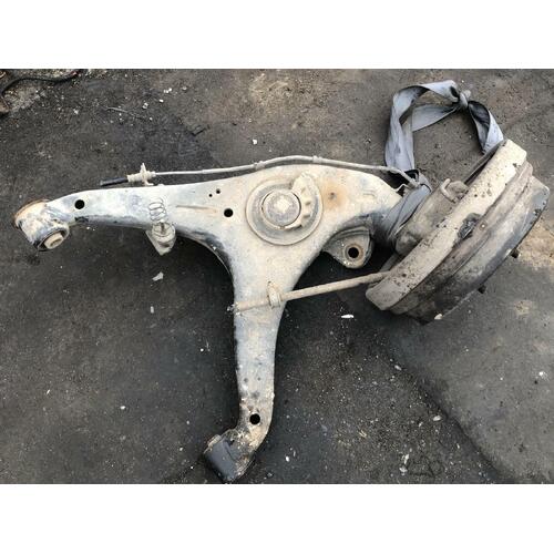 Toyota HIACE Left Rear Hub Assy RCH12 10/95-02/04 SBV