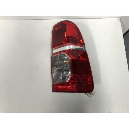 Toyota Hilux Right Tail Light KUN/TGN/GGN 07/2011-08/2015