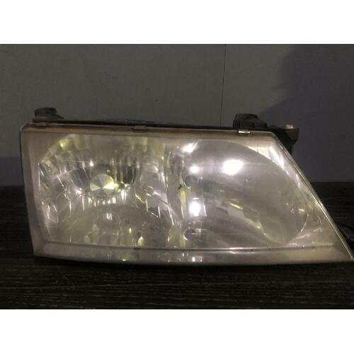 Toyota AVALON Right Head Light MCX10 07/00-09/03