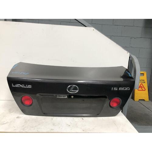 Lexus IS200 Bootlid GXE10 01/1998-10/2005