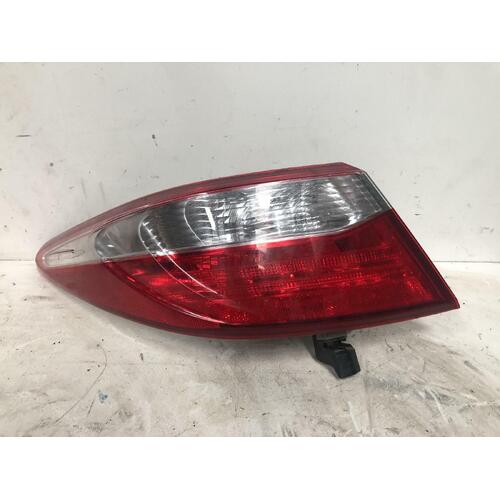 Toyota CAMRY Left Tail Light ASV50 05/15-10/17 