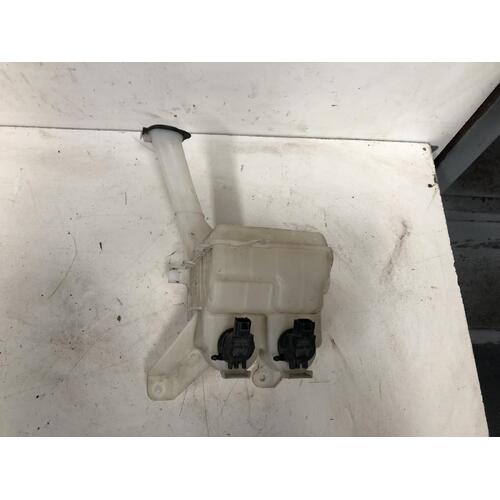 Toyota Yaris Washer Bottle NCP90 03/2005-07/2011