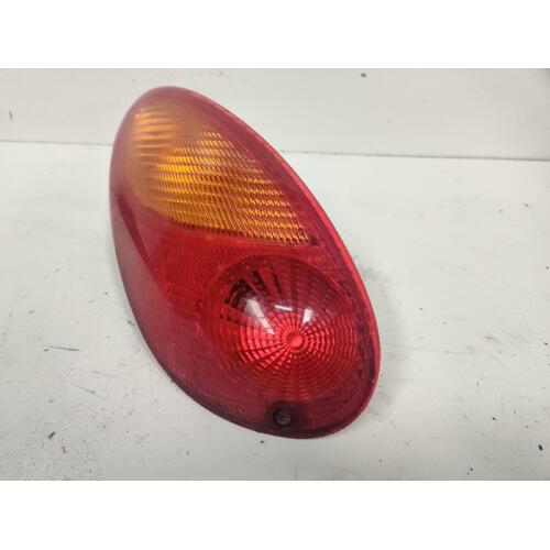 Chrysler PT Cruiser Left Tail Light 07/00-10/05