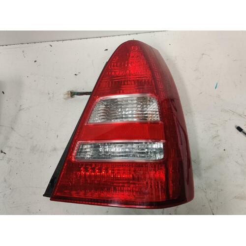 Subaru Forester Right Tail Light 07/02-05/05