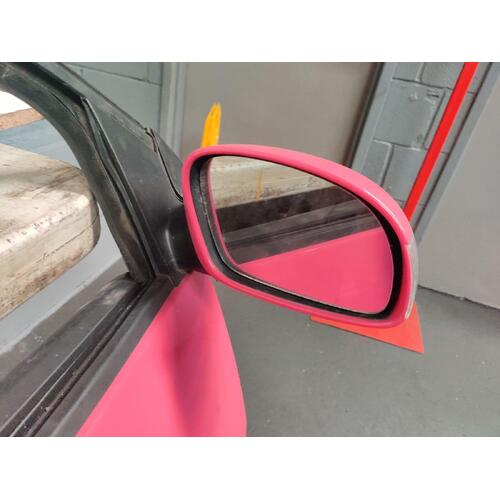 Volkswagen Beetle Right Door Mirror 9C A4 04/2004-11/2011