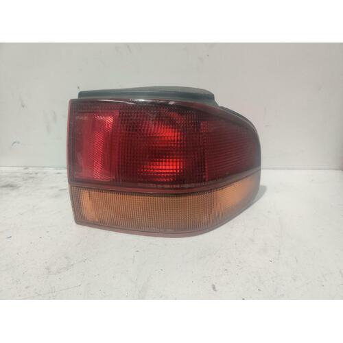 Toyota Camry Right Tail Light SK10 02/93-07/97