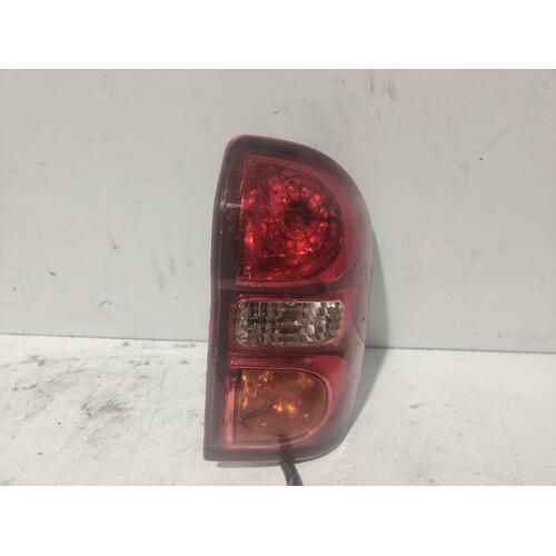 Toyota Rav4 Left Tail Light ACA23R 07/03-10/05