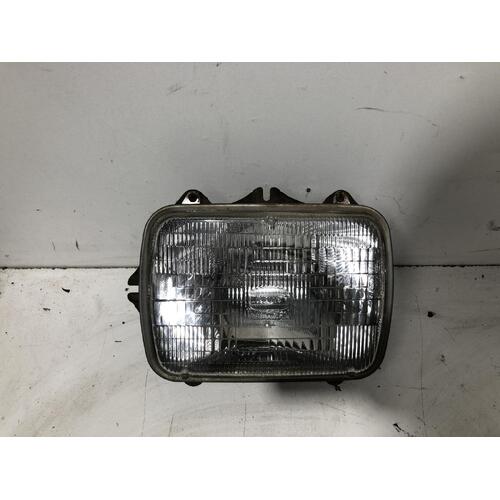 Toyota Hiace Right Head Light RZH113 11/1989-09/1998