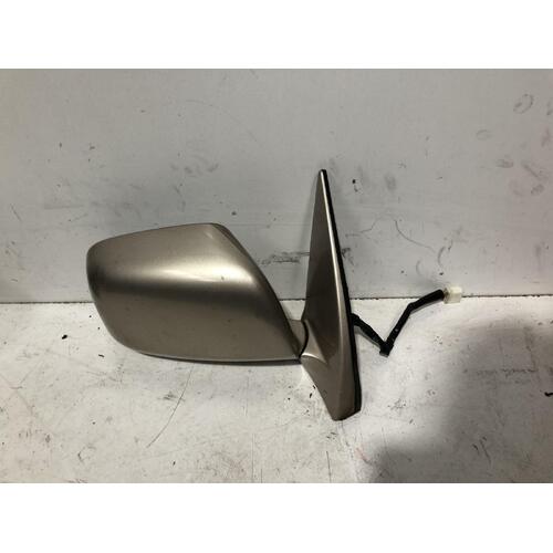 Toyota KLUGER RIght Door Mirror MCU28R 01/01-04/07