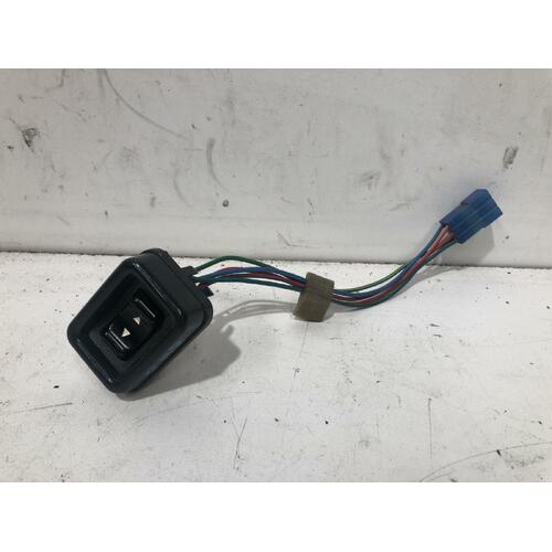 Toyota LANDCRUISER Power Window Switch HJ60 Right Rear 11/80-05/90