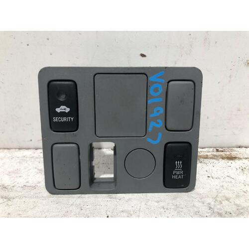 Toyota HILUX Idle Switch/ Security Switch KUN16 Dash 03/05-08/11