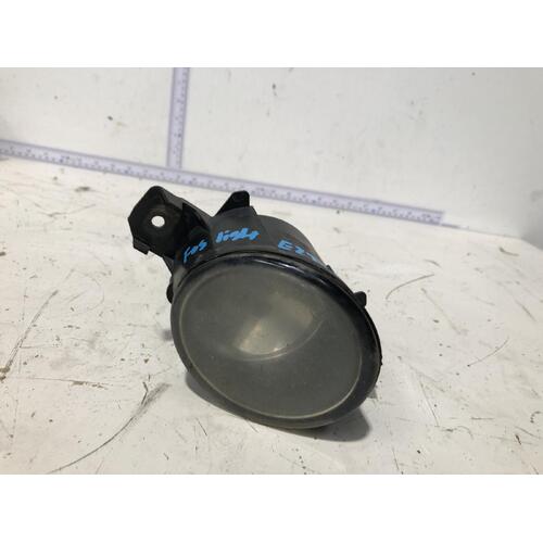 Nissan Maxima Right Bumper Fog Light J31 02/2002-12/2005