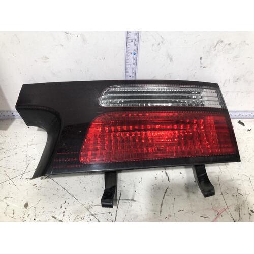 Toyota ESTIMA Rear Garnish XR30/XR40 Right Tailgate Lamp 00-03 IMPORT