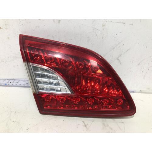 Nissan Pulsar Left Bootlid Light B17 12/2012-12/2017