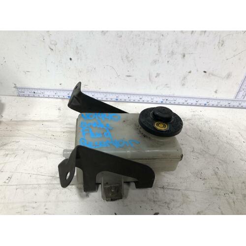 Toyota Estima Master Cylinder Reservoir MCR30 2000-2006