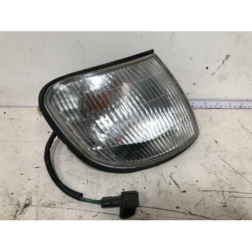 Kia SPORTAGE Right Corner Light 07/99-01/03