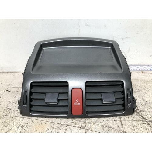 Toyota COROLLA Dash Vents ZRE152 Centre Dash 03/07-09/12 Hatch