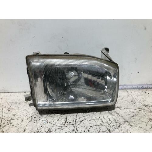 Nissan PATHFINDER Right Headlight R50 02/99-06/05 