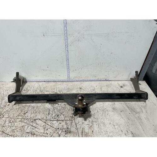 Toyota Hiace Tow Bar KDH223 03/05-04/19