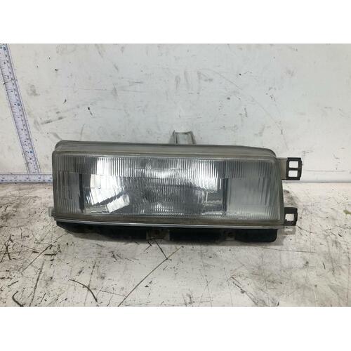 Toyota COROLLA Right Headlight AE92 Sedan/ Hatch 06/89-08/94