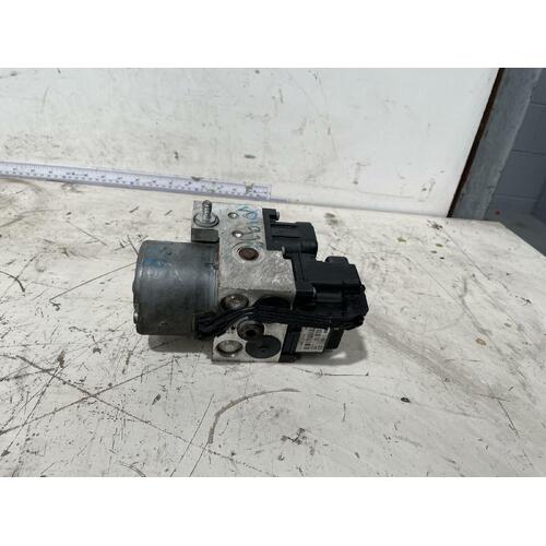 Toyota Camry ABS Pump / Module ACV36 08/2002-05/2006