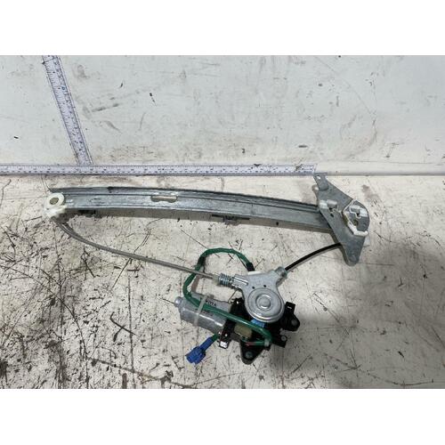 Toyota Avalon Left Front Window Regulator MCX10 07/2000-06/2005