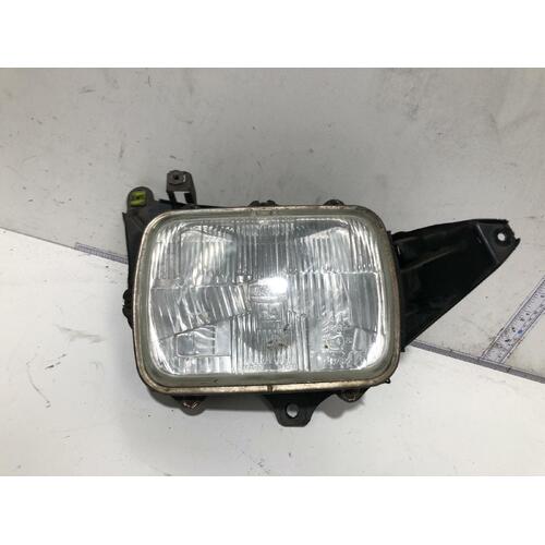 Toyota HIACE Right Headlight RZH103 10/98-12/04