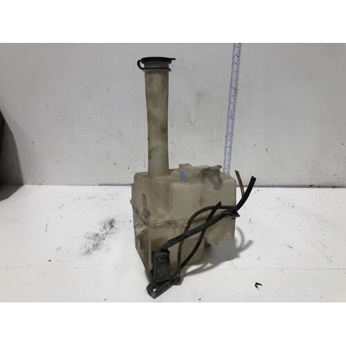 Toyota Camry Washer Bottle MCV20 08/1997-08/2002