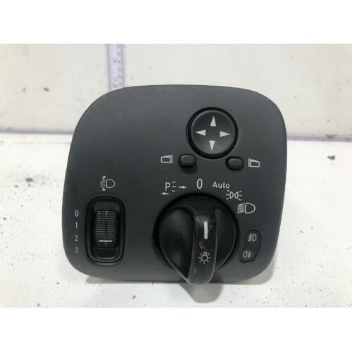 Mercedes C CLASS Headlight Switch W203 10/00-01/07 A2035451404