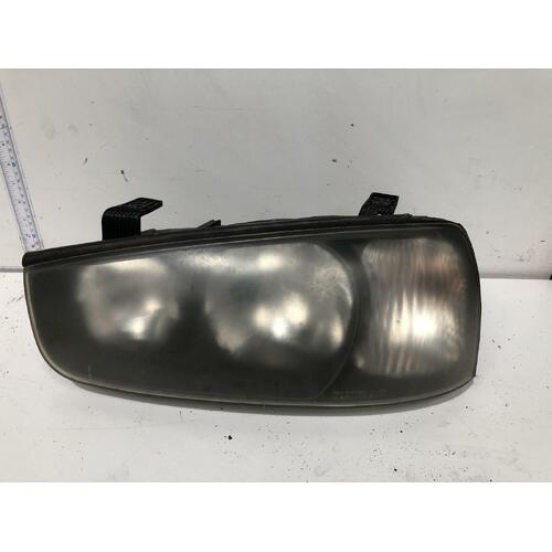 Hyundai ELANTRA Left Headlight XD 11/00-09/03